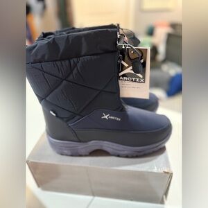NWT/New In Box Arctix Women's Tracer Winter Boot